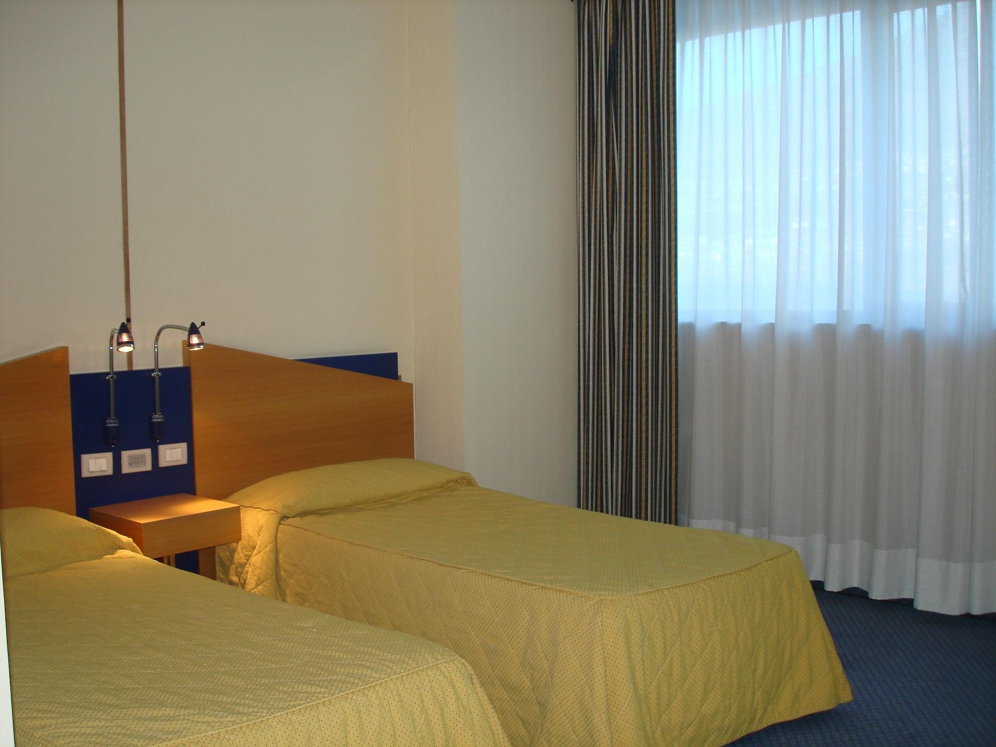 Hotel Express Aosta East Pollein Екстериор снимка