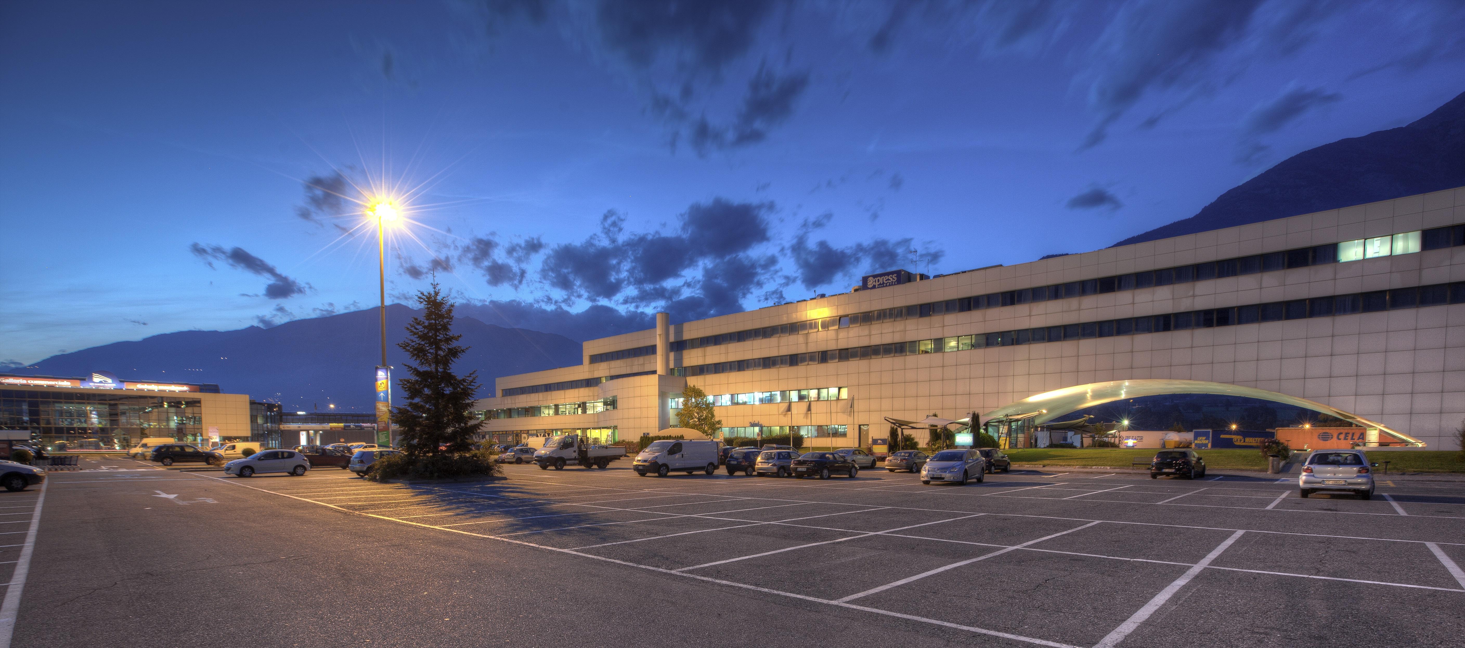 Hotel Express Aosta East Pollein Екстериор снимка