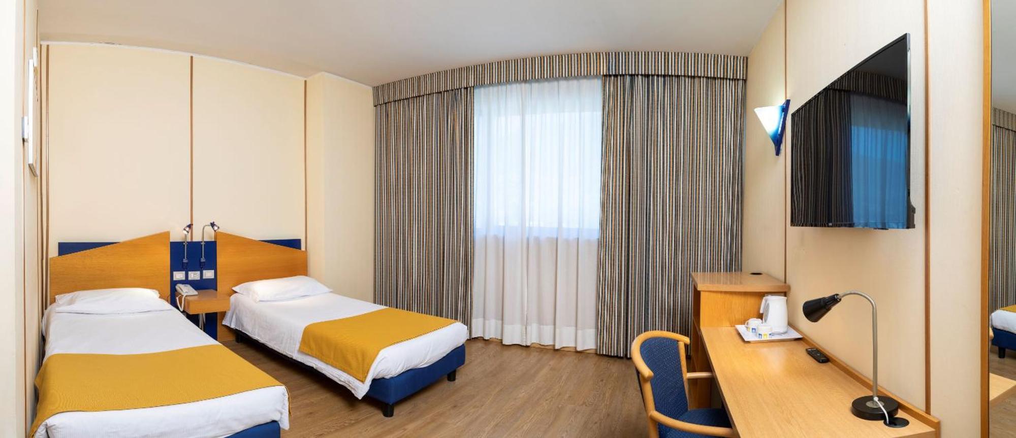 Hotel Express Aosta East Pollein Екстериор снимка