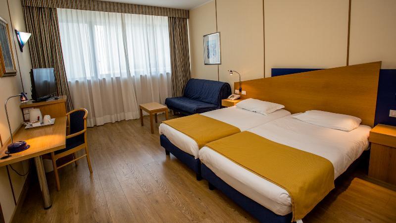Hotel Express Aosta East Pollein Екстериор снимка
