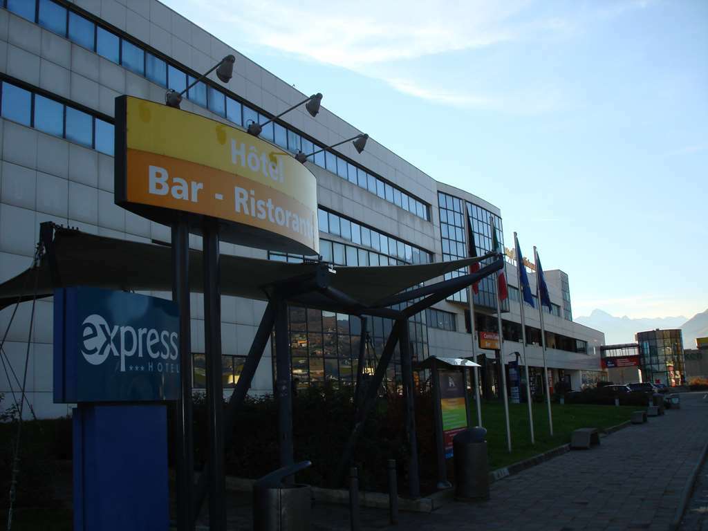 Hotel Express Aosta East Pollein Екстериор снимка
